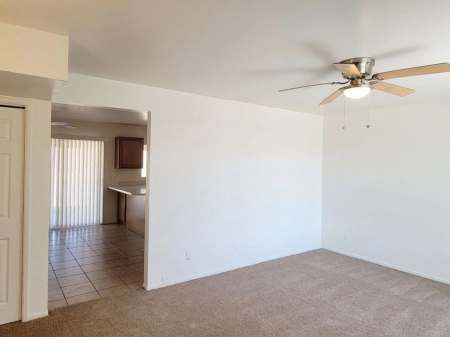 East Tucson Gem: Bright 3-Bed Home with Spacious Covered Patio & Enclosed Yard — Photo 4