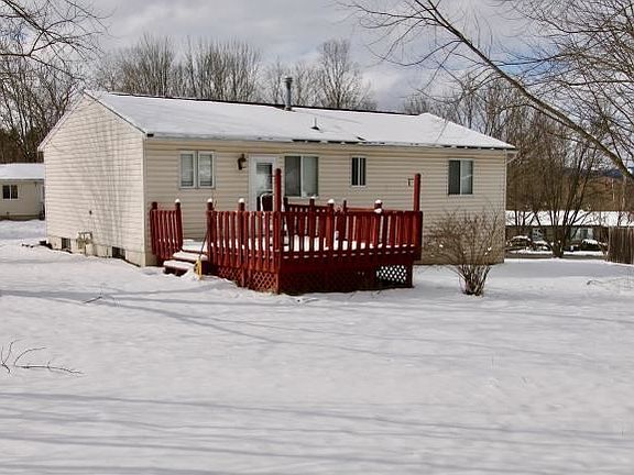 3rd image of 8 Jennifer Ln