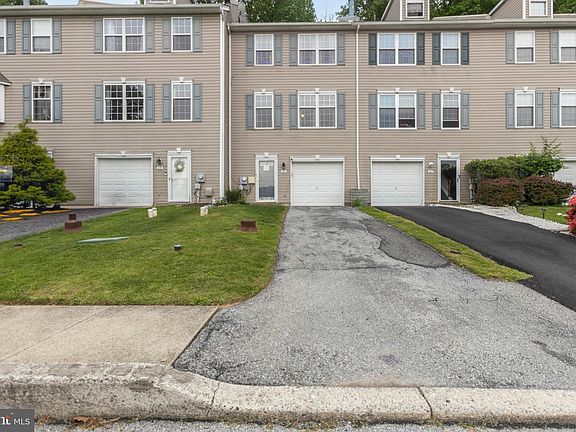 2nd image of 320 Andrew Cir