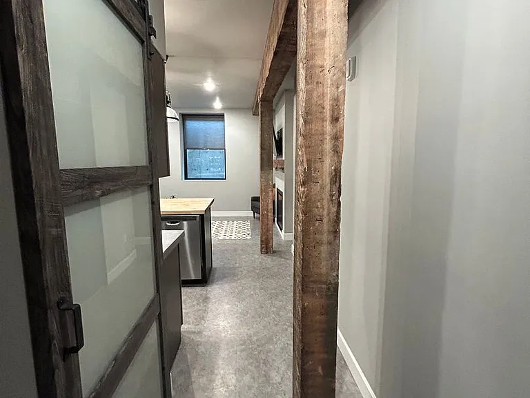 305 N Alaska St — Photo 11