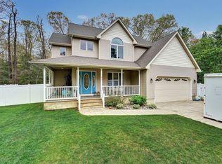 40 Serpentine Dr, Bayville, NJ 08721