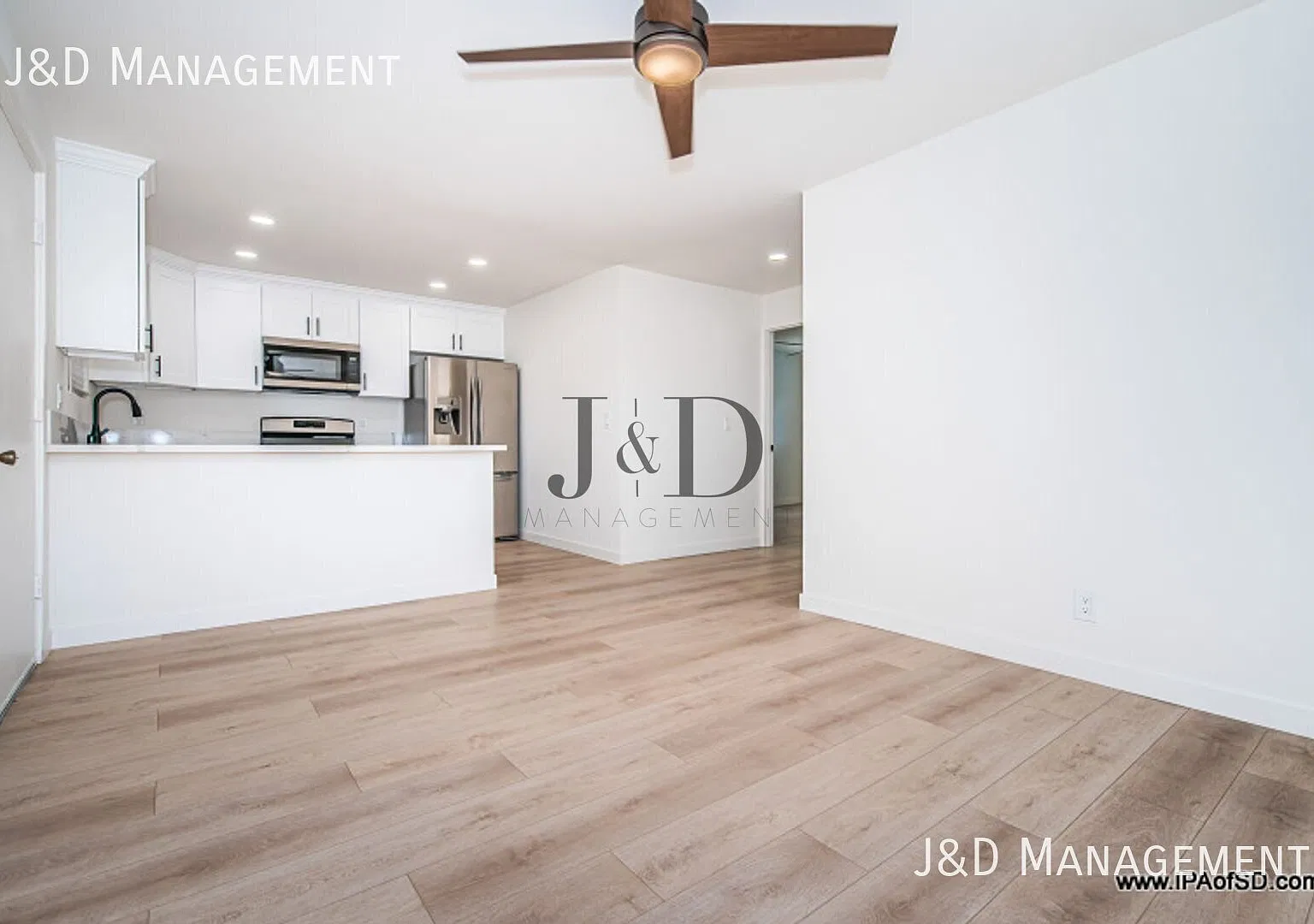 Bay View 2-Bedroom 2-Bath Midtown Townhome — Photo 1