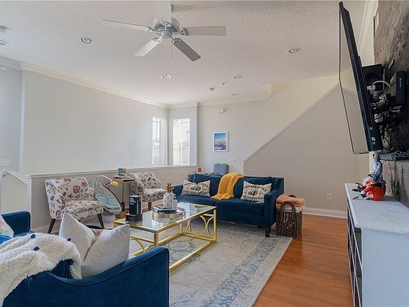 5th image of 210 Rock Garden Pl #4