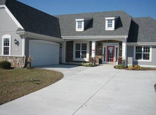 2828 Lakeview Dr, East Troy, WI 53120