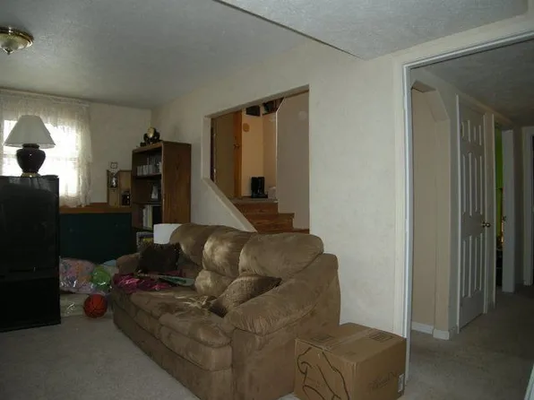 205 Sequoia Dr, Gillette, WY 82718