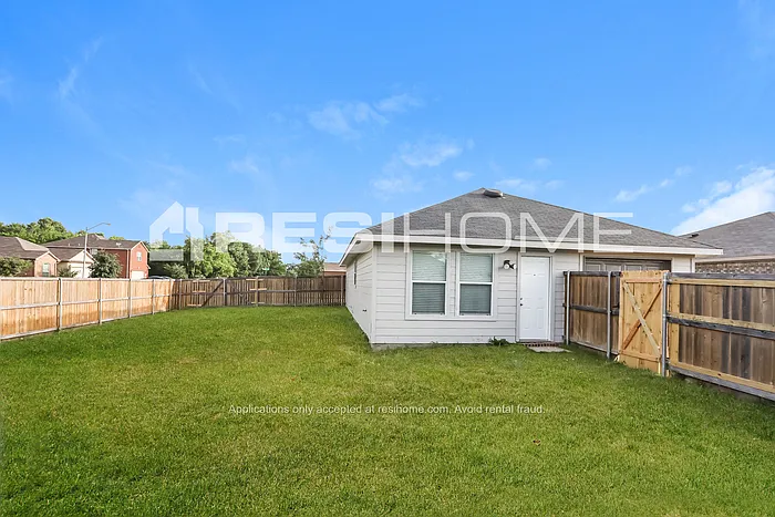 9804 Crocker Dr — Photo 12