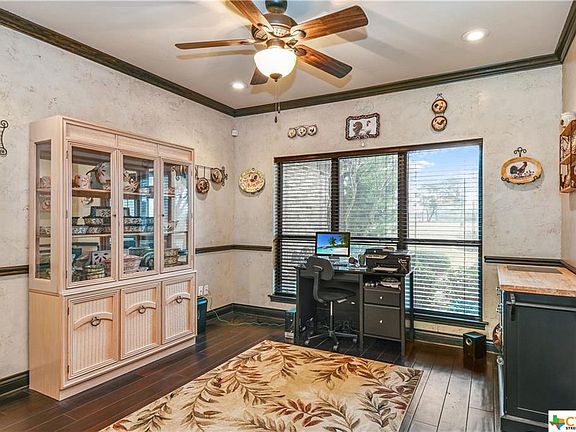5th image of 3700 Southlake Dr