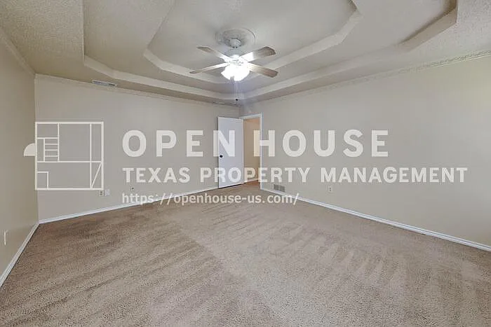 2304 Tamarisk Dr — Photo 10