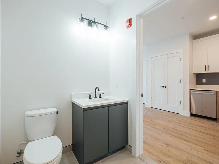 67 Dr Martin L King Blvd #103 — Photo 10