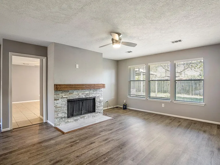 5211 Roserock Ln — Photo 7