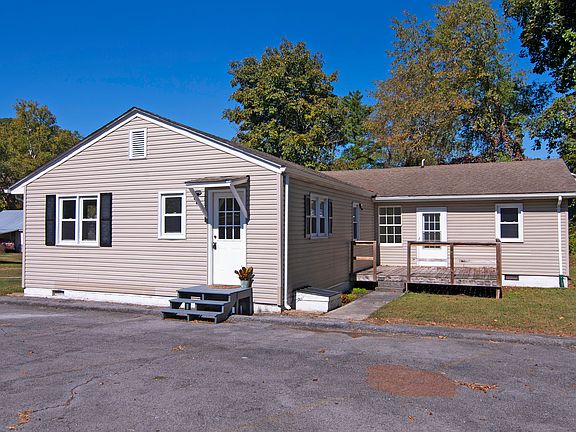 2nd image of 984 Tuckahoe Rd