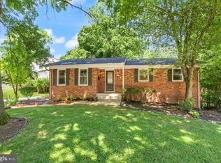 3231 Fair Woods Pkwy, Fairfax, VA 22030