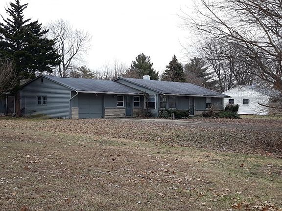 3rd image of 3017 N Elmhurst Dr