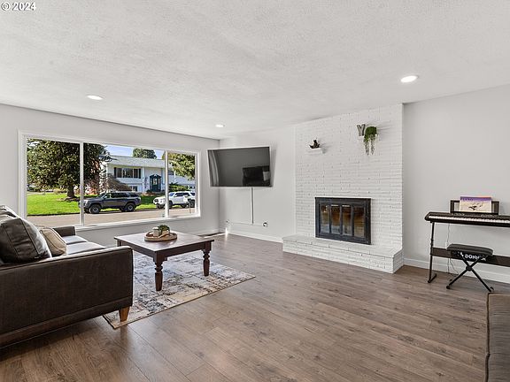 4th image of 10011 NW 12th Ave
