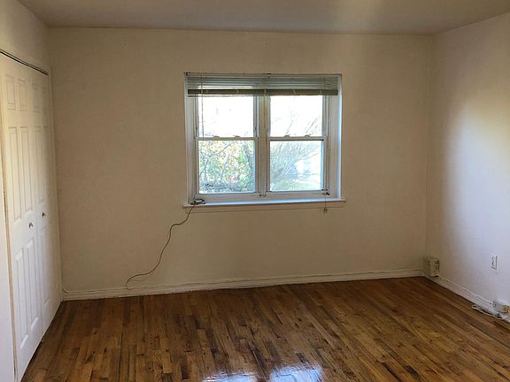 3rd image of 72 Jules Dr
