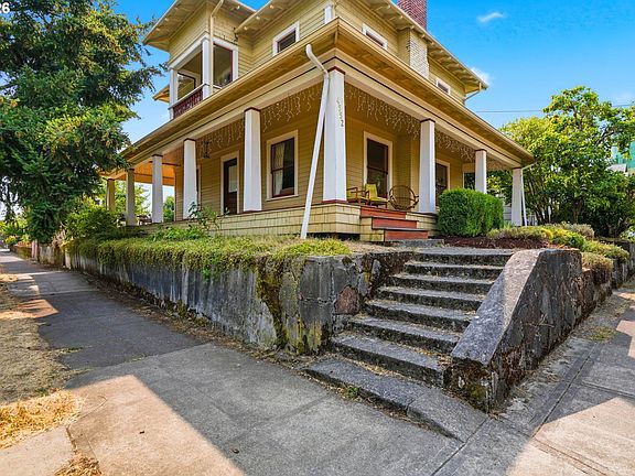 2nd image of 4552 NE 19th Ave