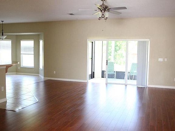 3rd image of 16620 Cedar Run Dr