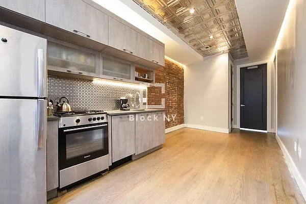 Rented by Block Holdings LLC | media 10