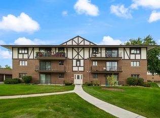 11021 S Theresa Cir APT 2D, Palos Hills, IL 60465