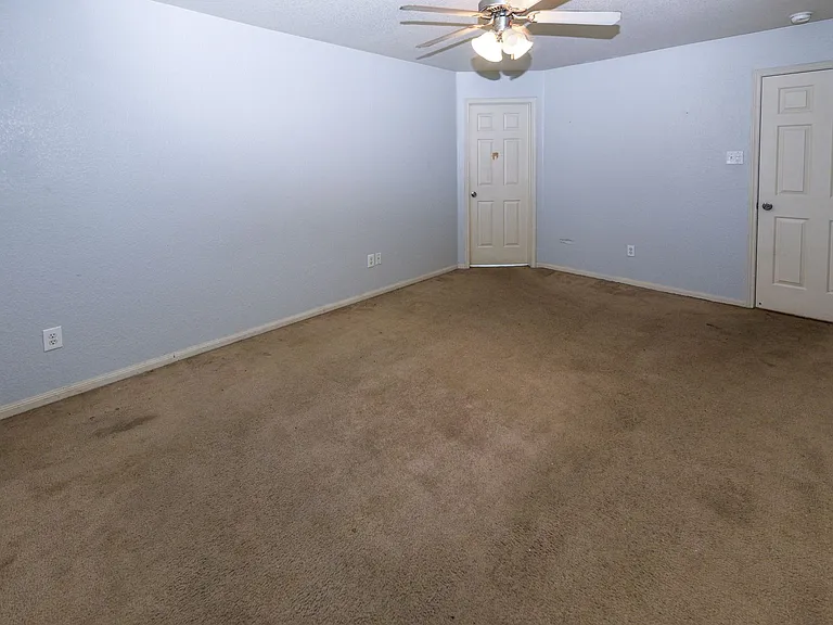 2305 Riley Dr — Photo 20