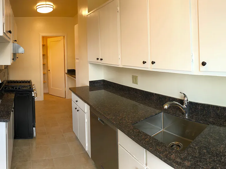 Crestview Apartments — Photo 69