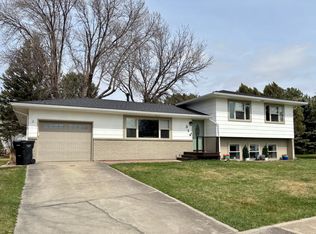 314 W 7th St, Pierre, SD 57501