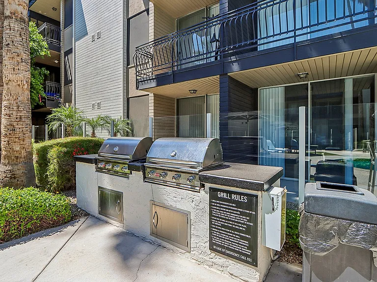 42-web-or-mls-N 7th Ave-0905-916