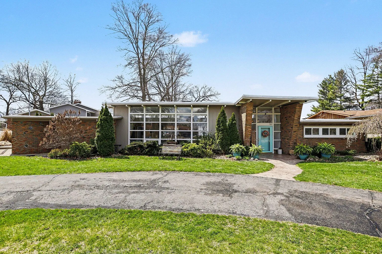 161 Lynwood Ln photo 1
