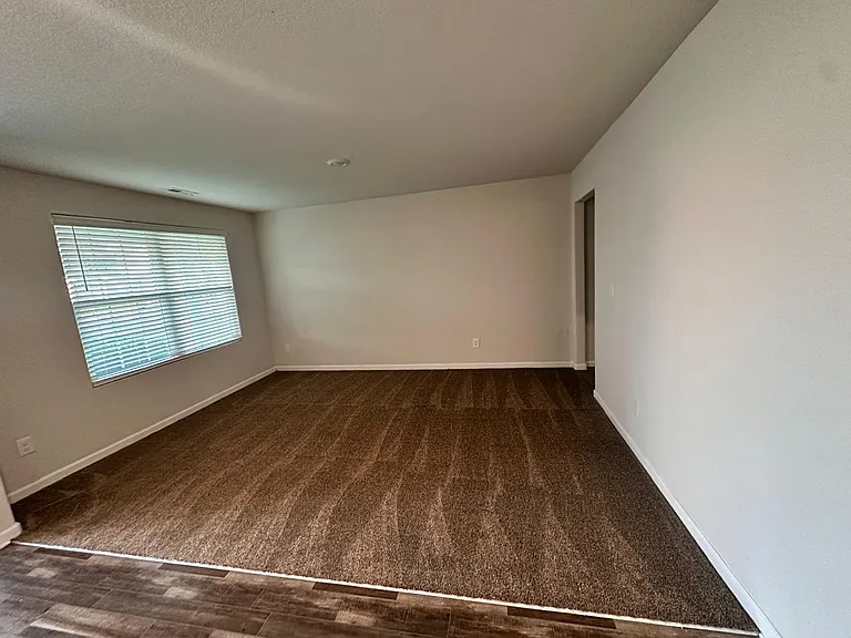 512 Flannel Way — Photo 3