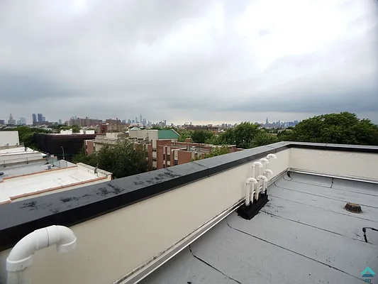 Rented by EXR | media 42