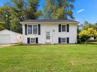 307 E Bittersweet Rd, Washington, IL 61571