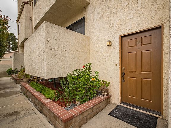 3rd image of 555 W Wilson Ave Unit 20