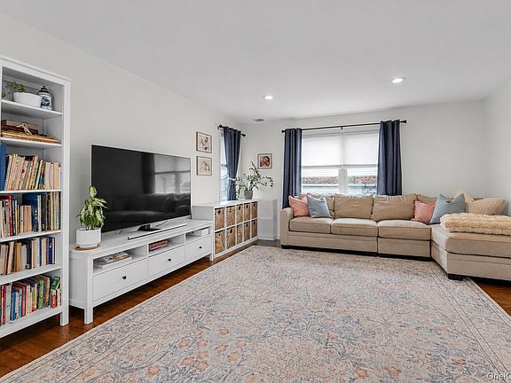2nd image of 27 Radcliffe Road