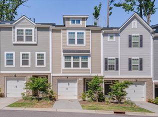 605 Parkington Ln, Cary, NC 27513