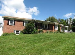 550 Five Forks Rd, Hillsville, VA 24343