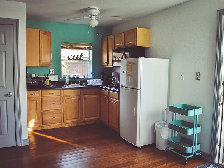 2419 Wilson St — Photo 7