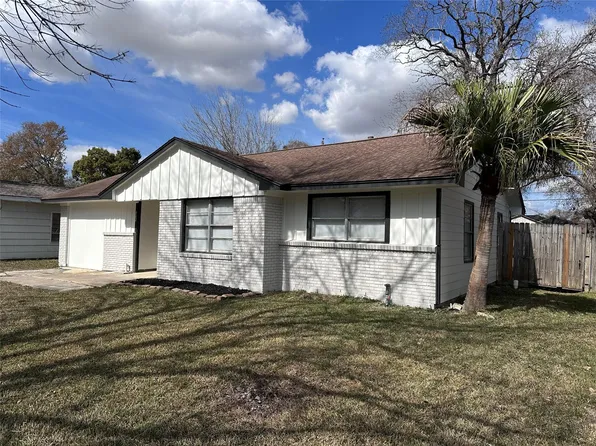 602 Harold Ln, Baytown, TX 77521