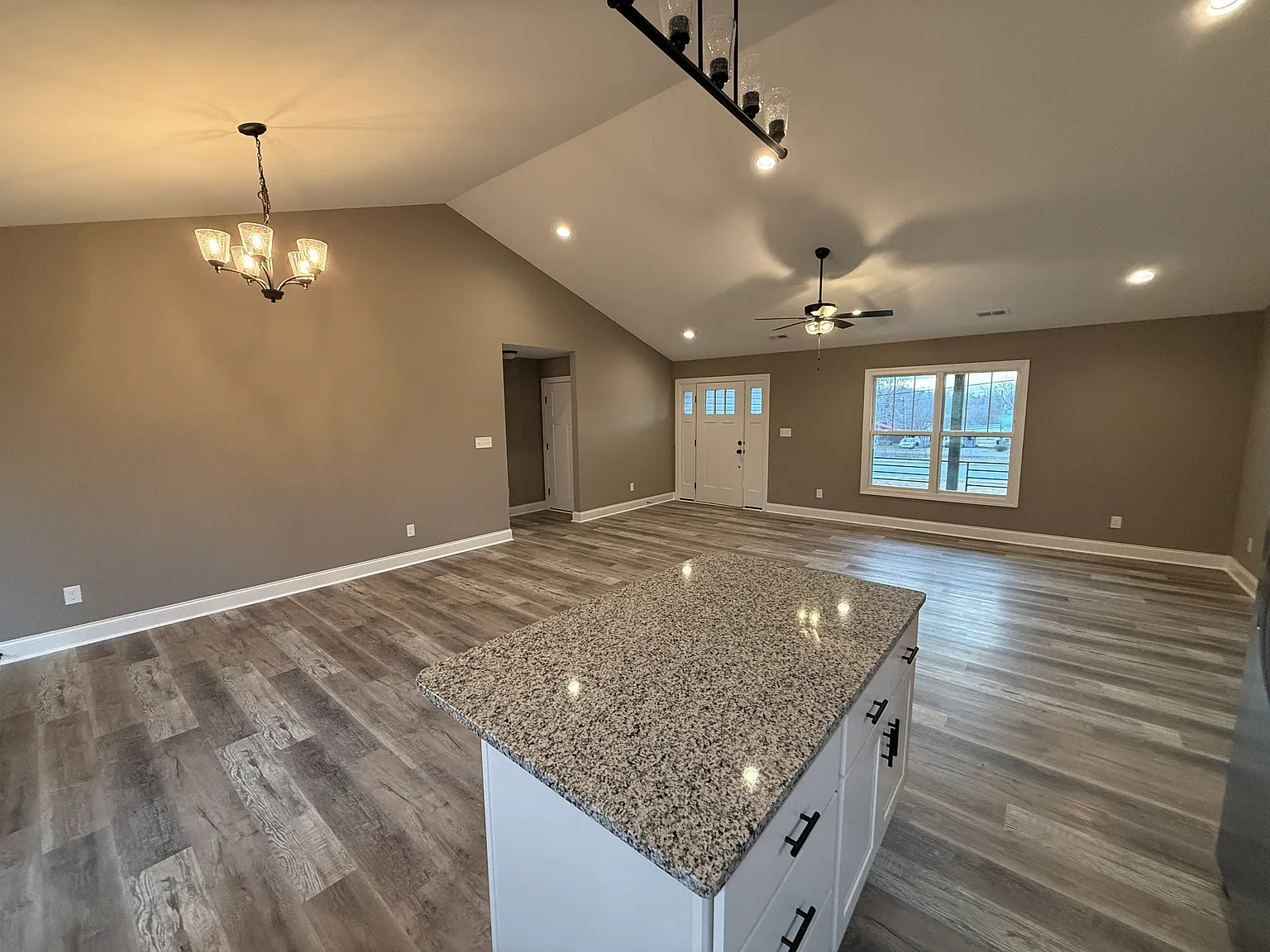 3 bed, 1546 sqft, $2,175 — Photo 2