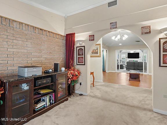3rd image of 2137 Driftwood Dr