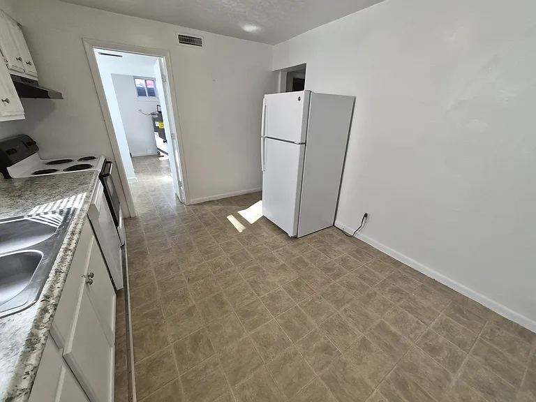 914 Chilton St #B — Photo 17