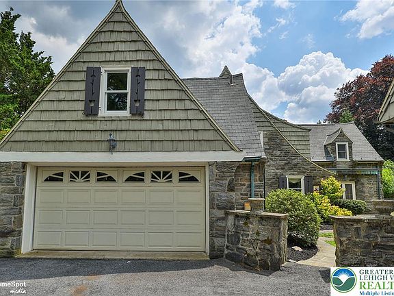 6th image of 2835 Parkway Blvd