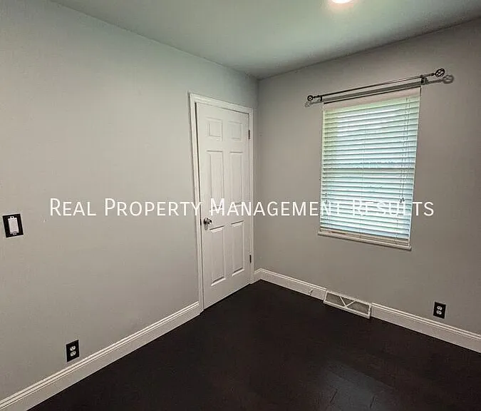 1762 Spring Ct — Photo 10