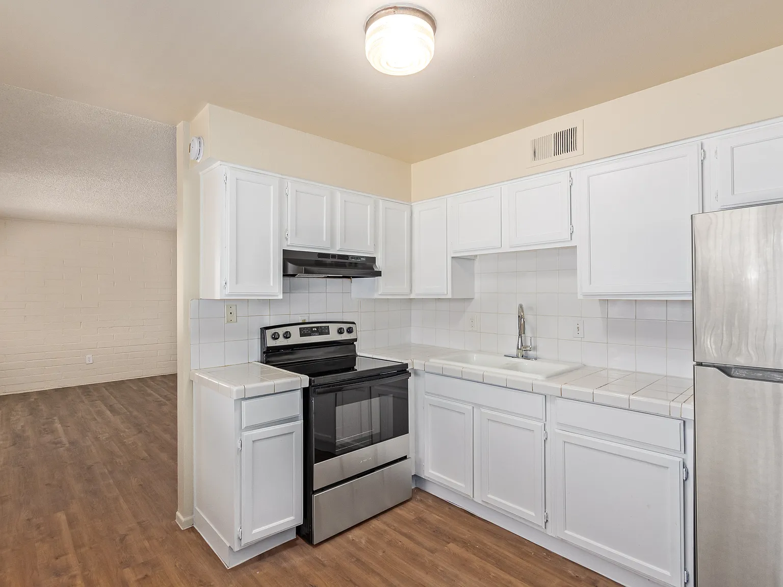 3415 E Earll Dr. — Photo 1
