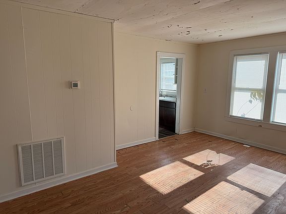 3rd image of 1224 Crewdson Dr