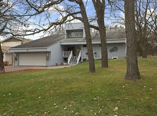 565 127th Ln NW, Coon Rapids, MN 55448