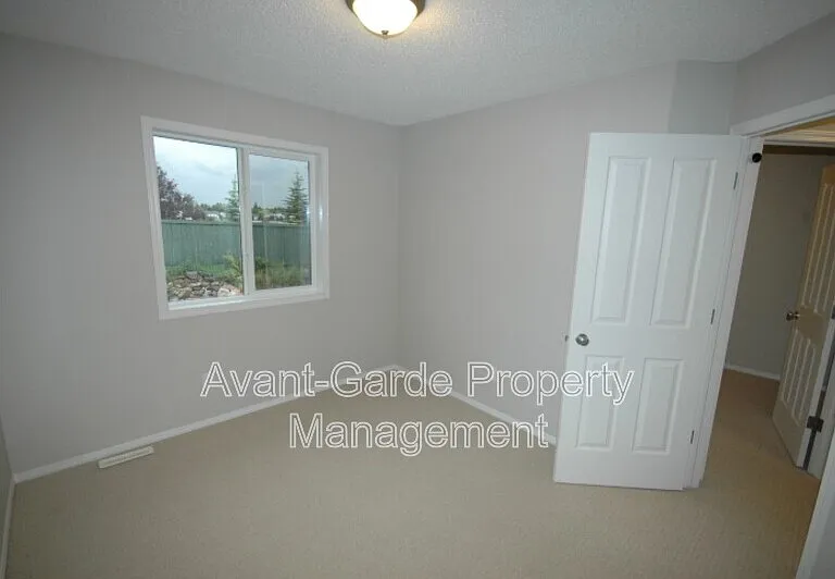 57 Vaughn Ave — Photo 11
