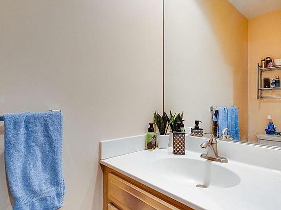 2nd image of 3601 Orchard View Rd