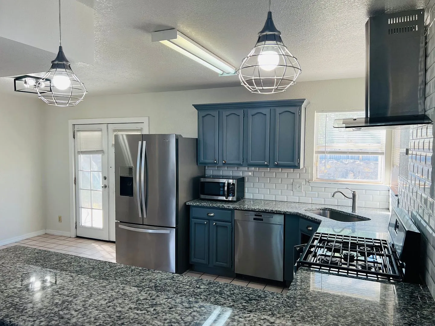 Charming 3 bedroom, 2 bath home in East El Paso! — Photo 3