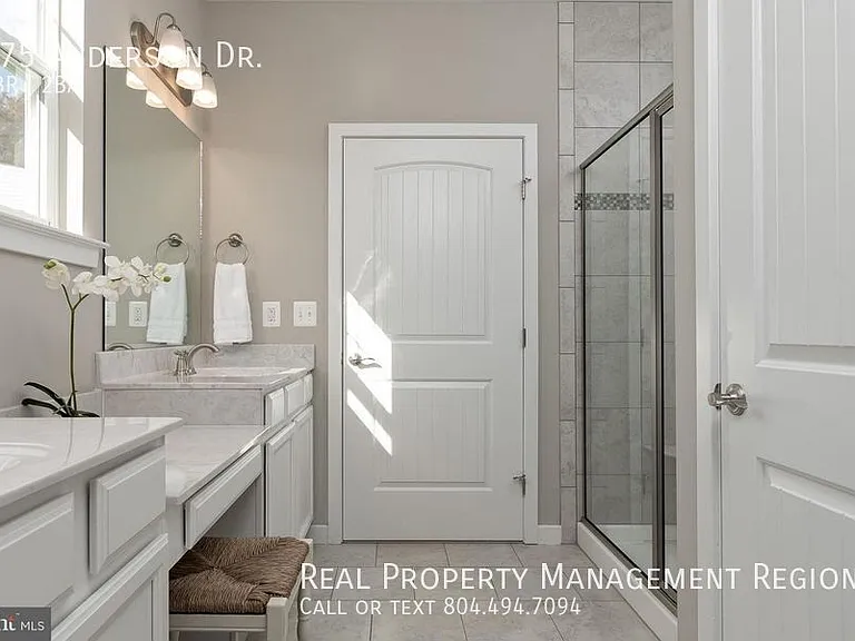 275 Anderson Dr — Photo 17