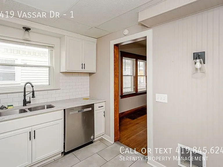 1419 Vassar Dr #1 — Photo 6